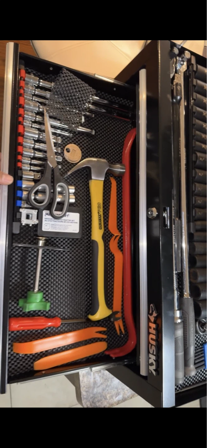 Tool Chest with tools. NEED GONE ASAP open to offers - photo 2