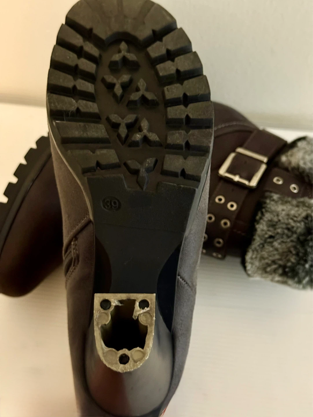 Fiori & Spine Women's Grey Fur-Lined Heeled Boots - photo 2