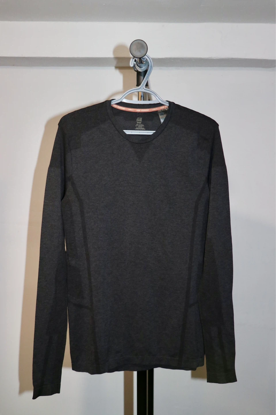 H&M activewear shirt (Men’s)