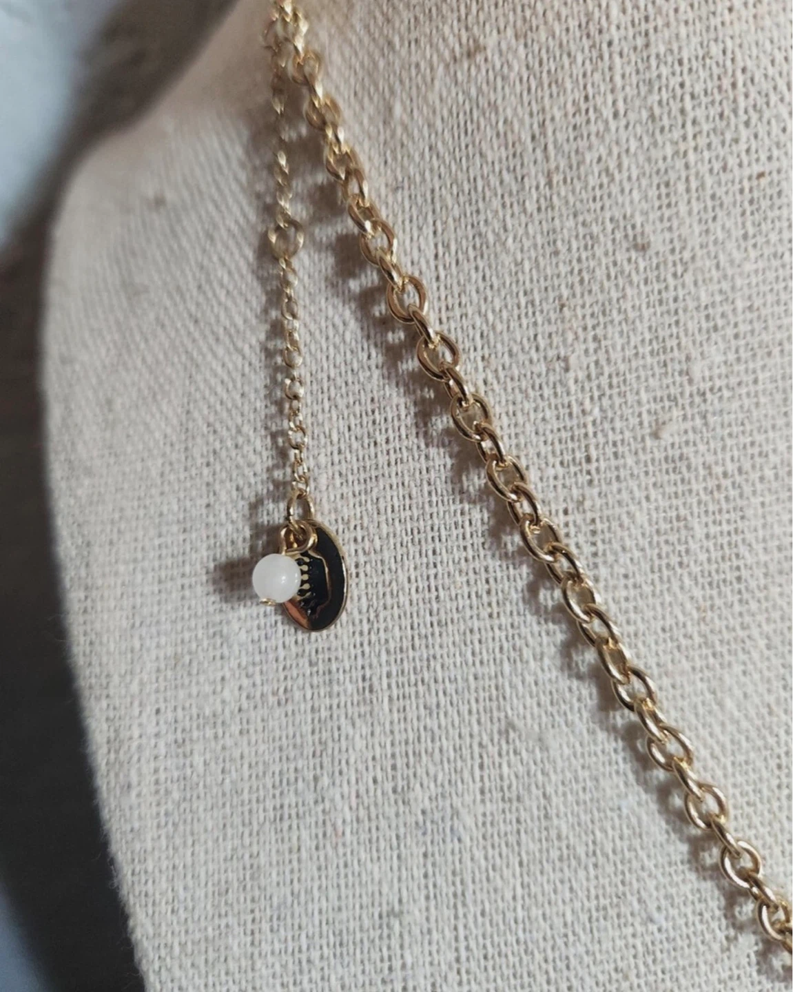 Juicy Couture Bee Necklace - photo 3