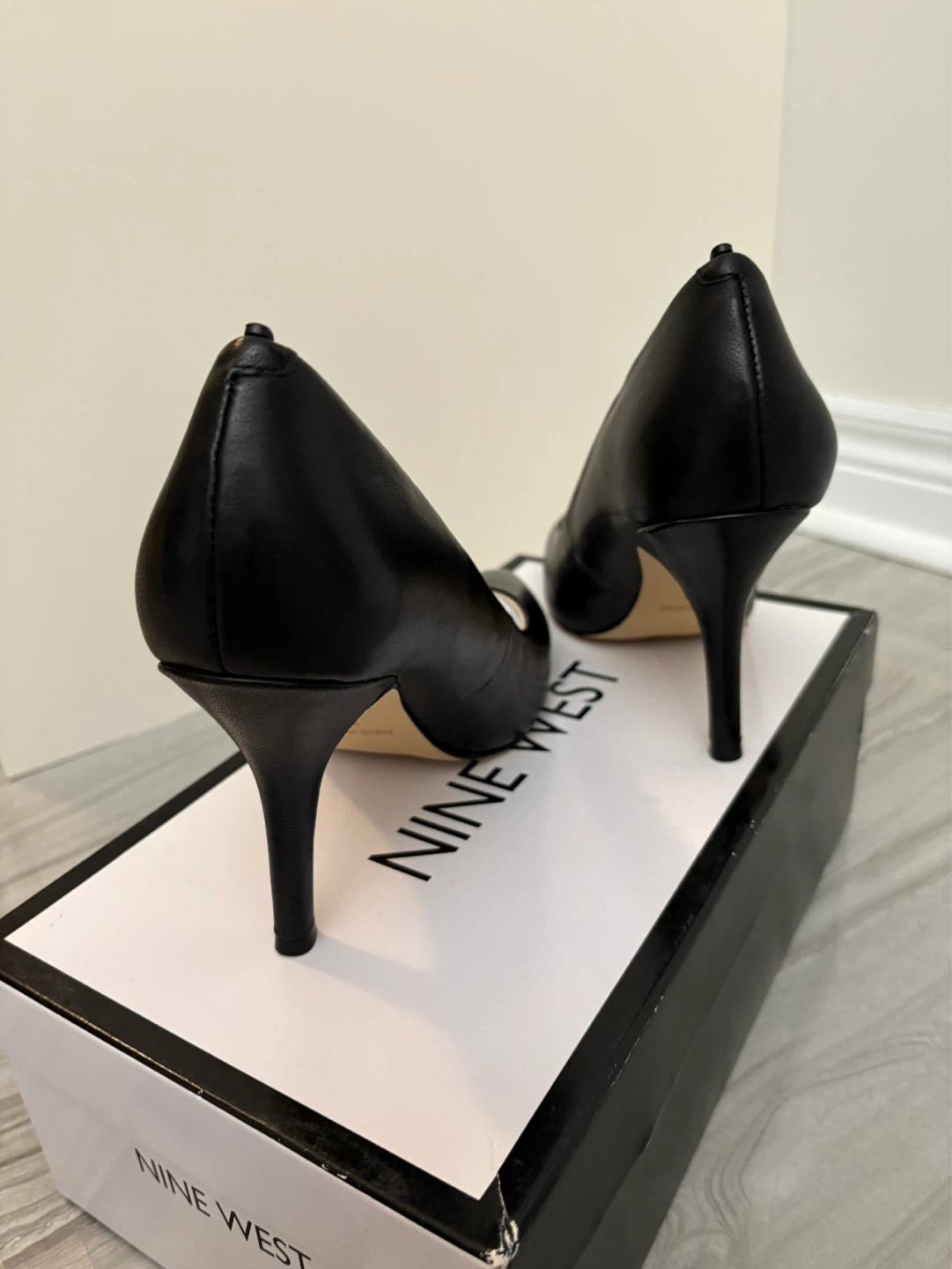 Nine West Black Leather Heels - Size 7M - photo 5