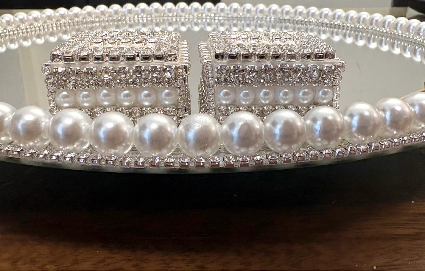 Round Mirror Tray with Faux Pearls & silver rhinestone Border - photo 2