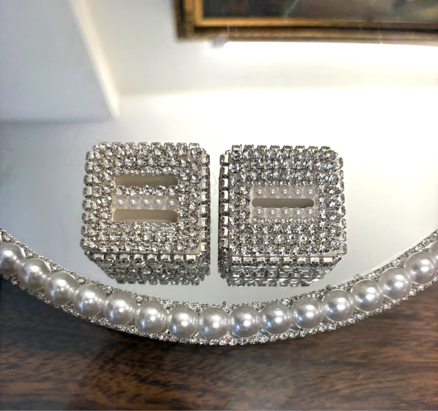Round Mirror Tray with Faux Pearls & silver rhinestone Border - photo 3