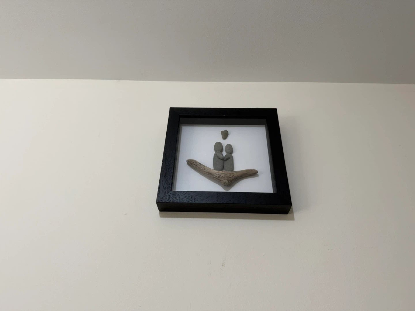 Framed Pebble Art - Couple with Heart - photo 2