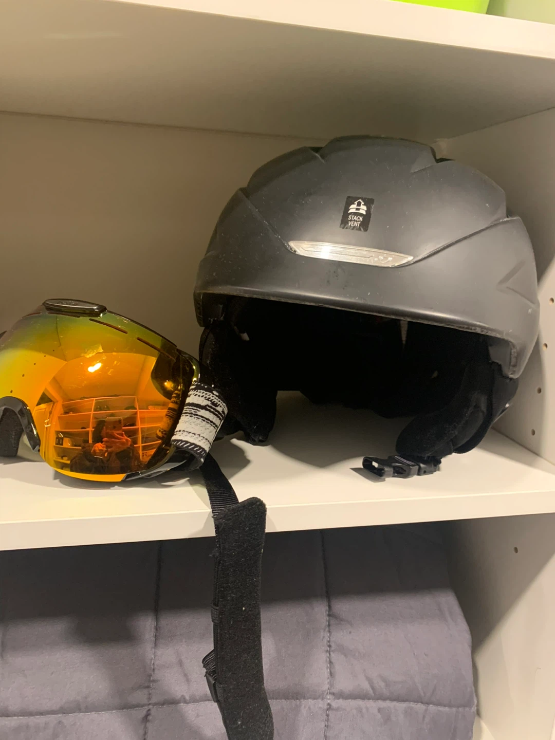Giro Ski Helmet & goggles