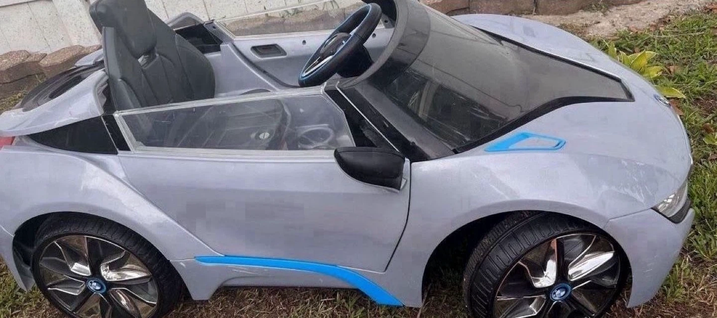 Licensed BMW i8 Spyder - Charger included - photo 2