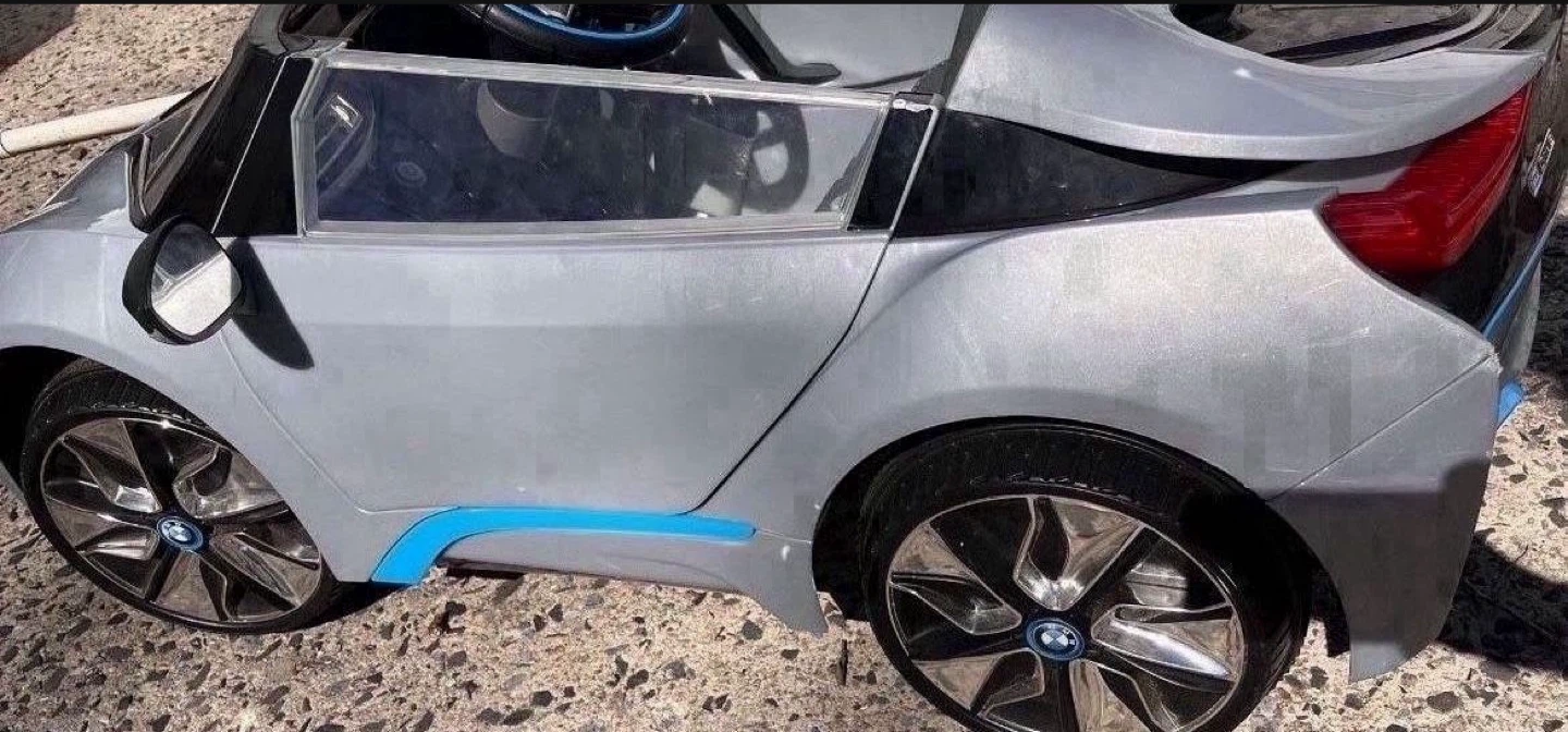 Licensed BMW i8 Spyder - Charger included - photo 4