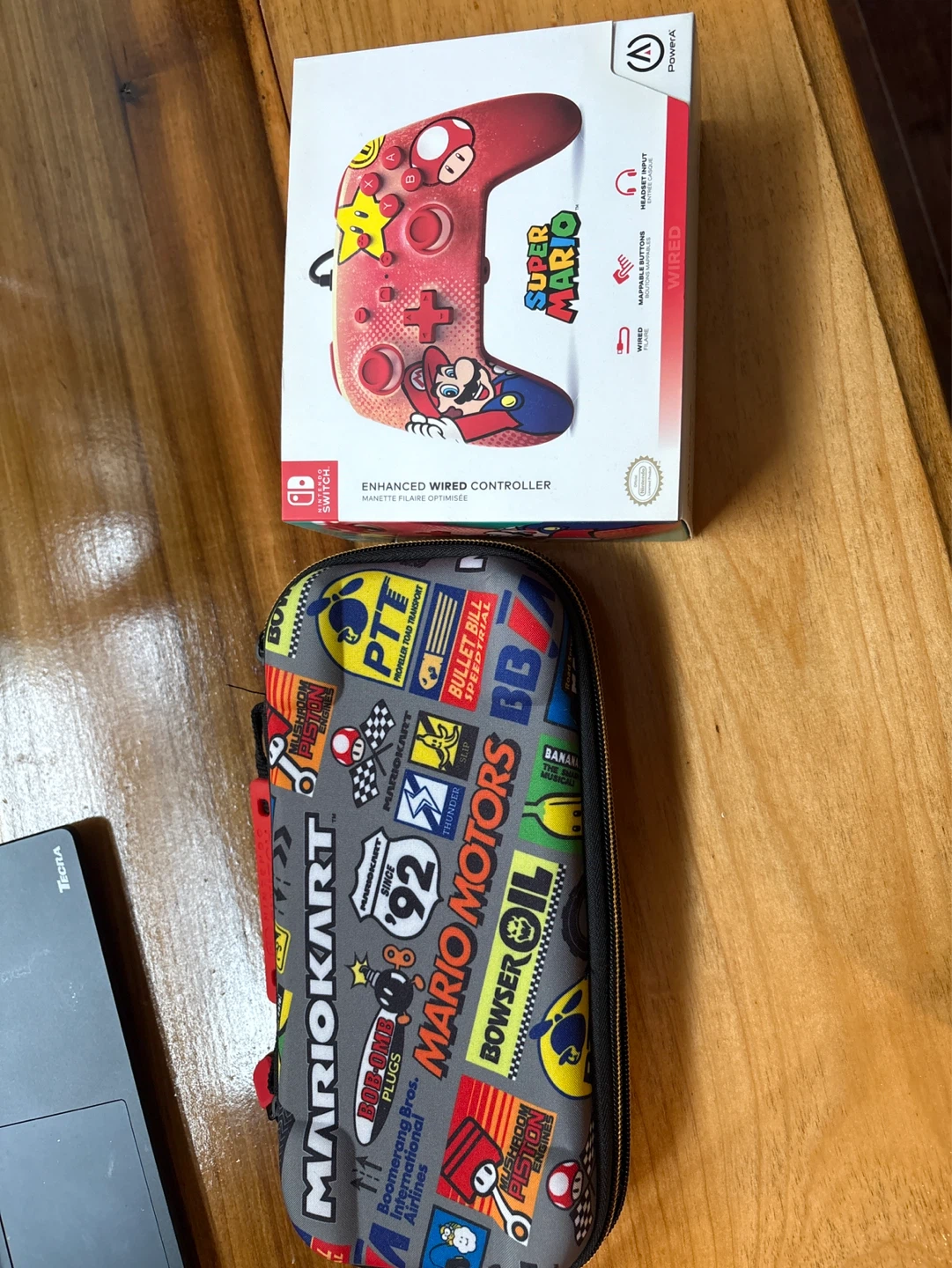 Nintendo switch Mario case Mario controller (brand new)