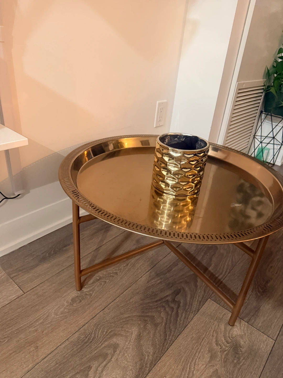 Modern Gold Metal Coffee Table – Stylish & Elegant