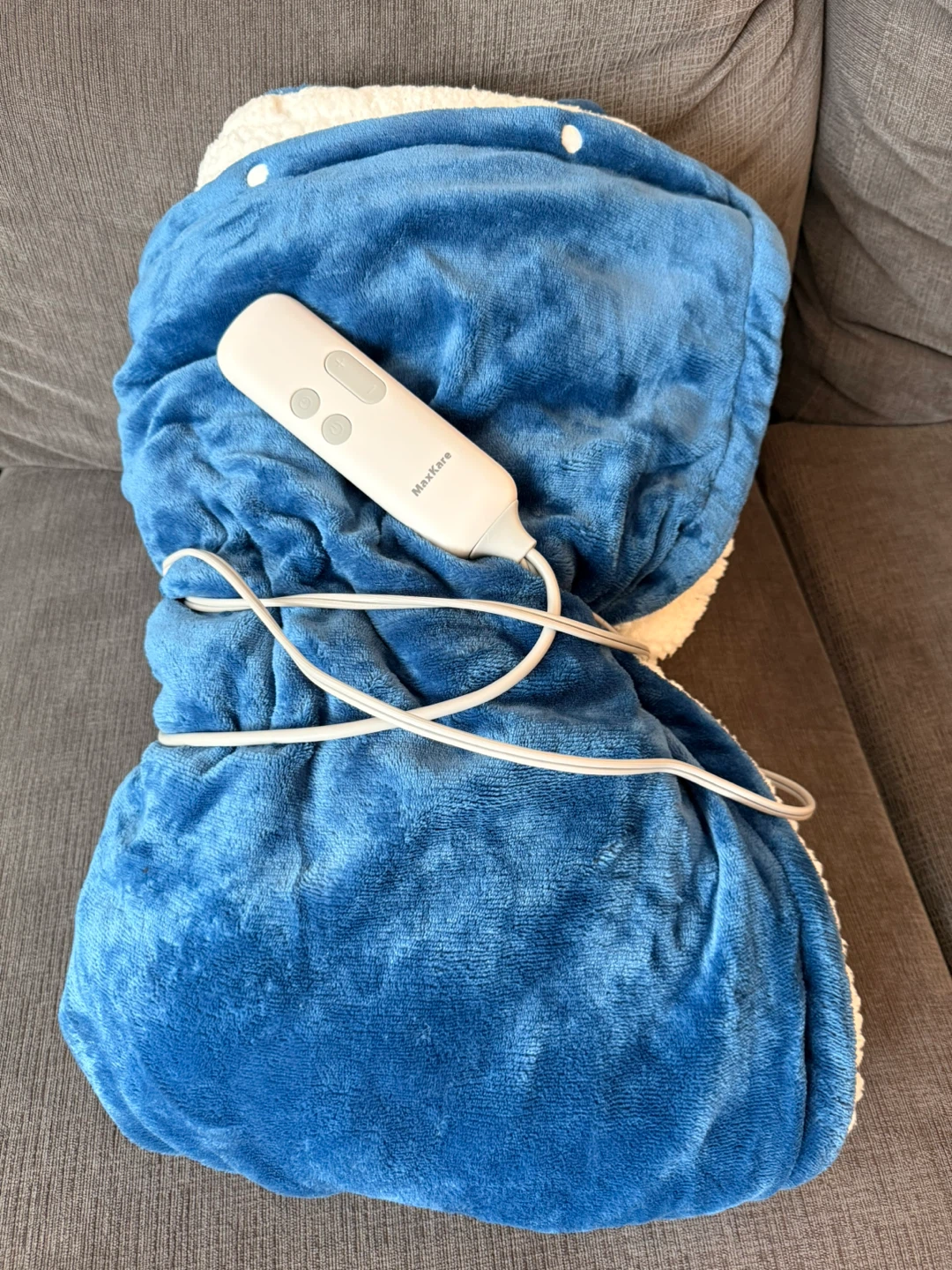 Pending: FREE- MaxKare Electric Heated Blanket Throw