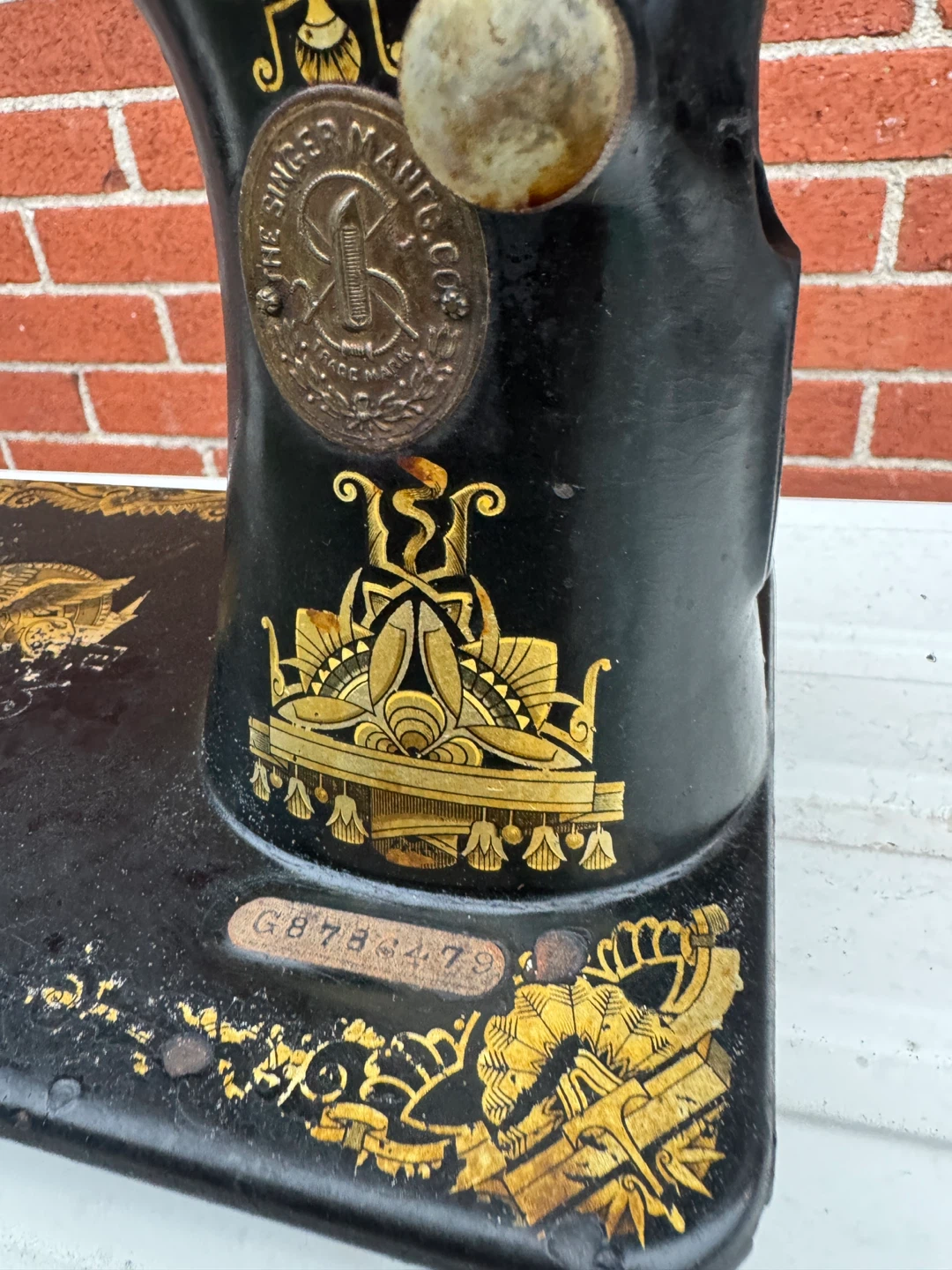 Vintage Singer Sewing Machine - photo 3