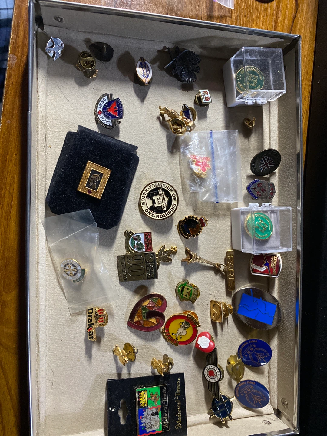 Assorted Lapel Pins Collection - photo 2