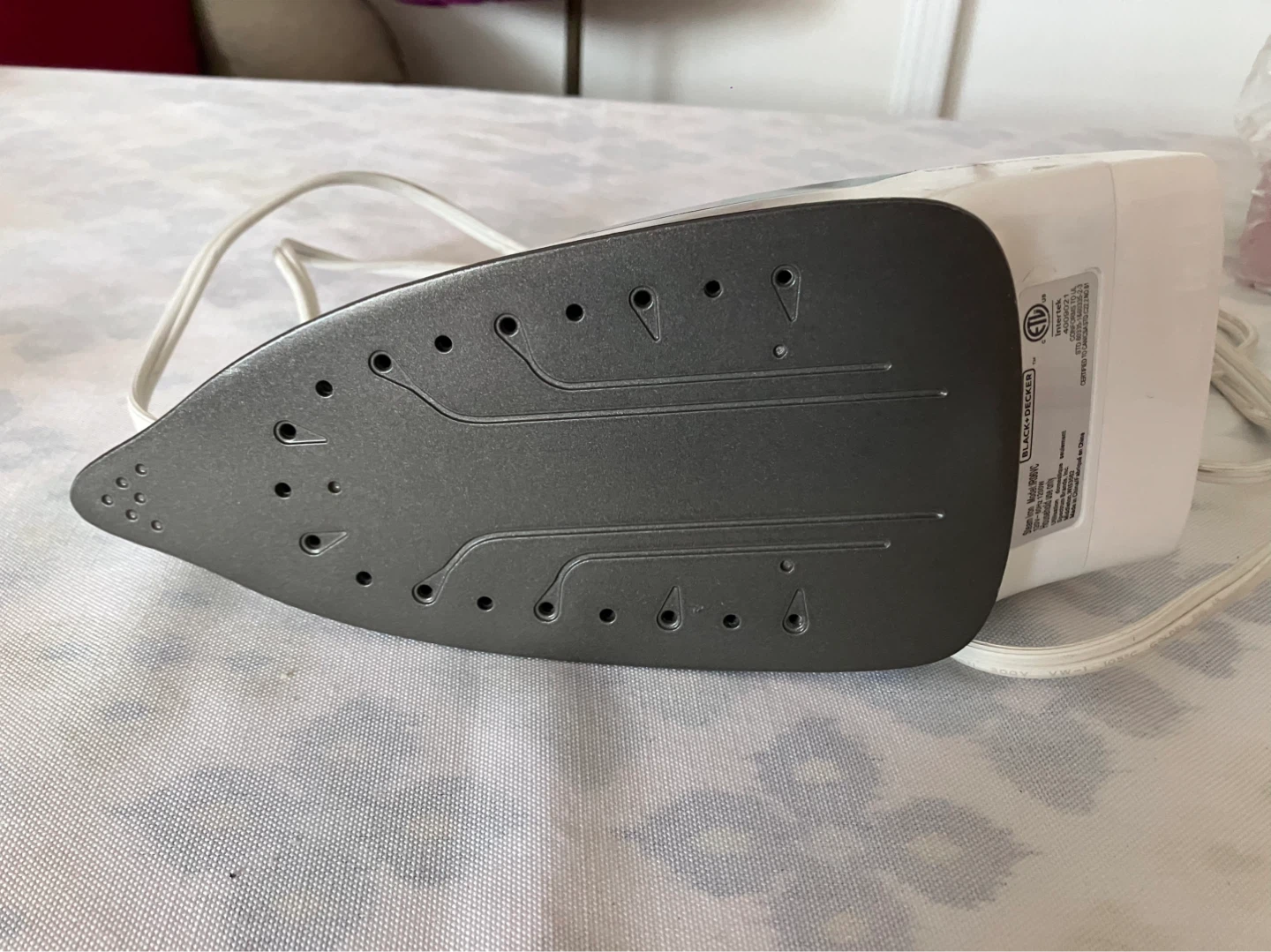 Black+Decker EvenSteam Iron - photo 2
