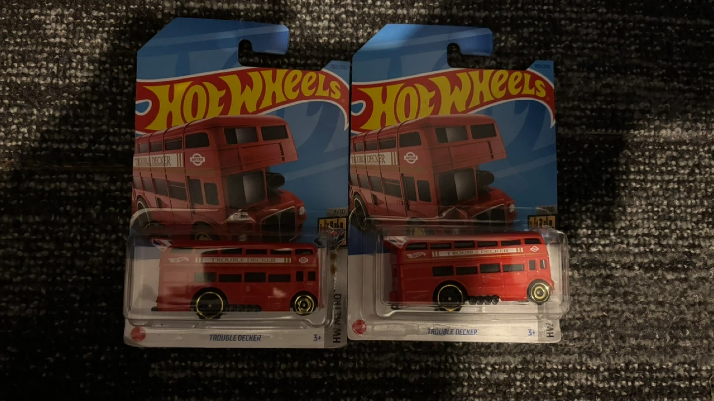 Hot Wheels bus