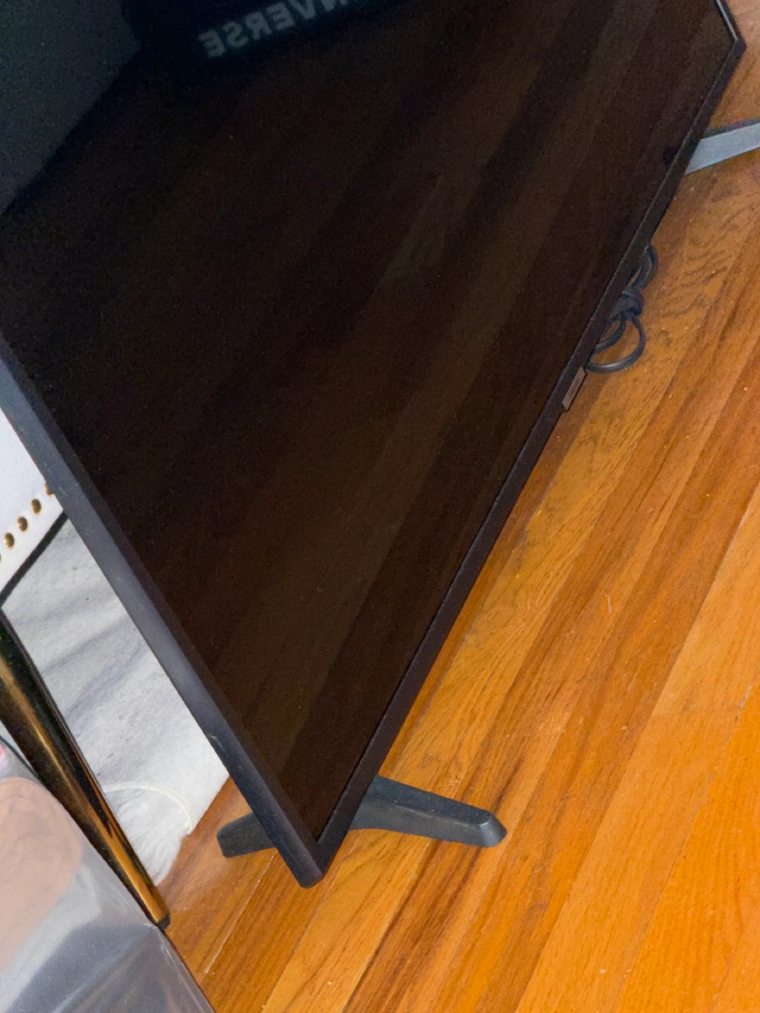 Black Flat Screen TV 43” Samsung