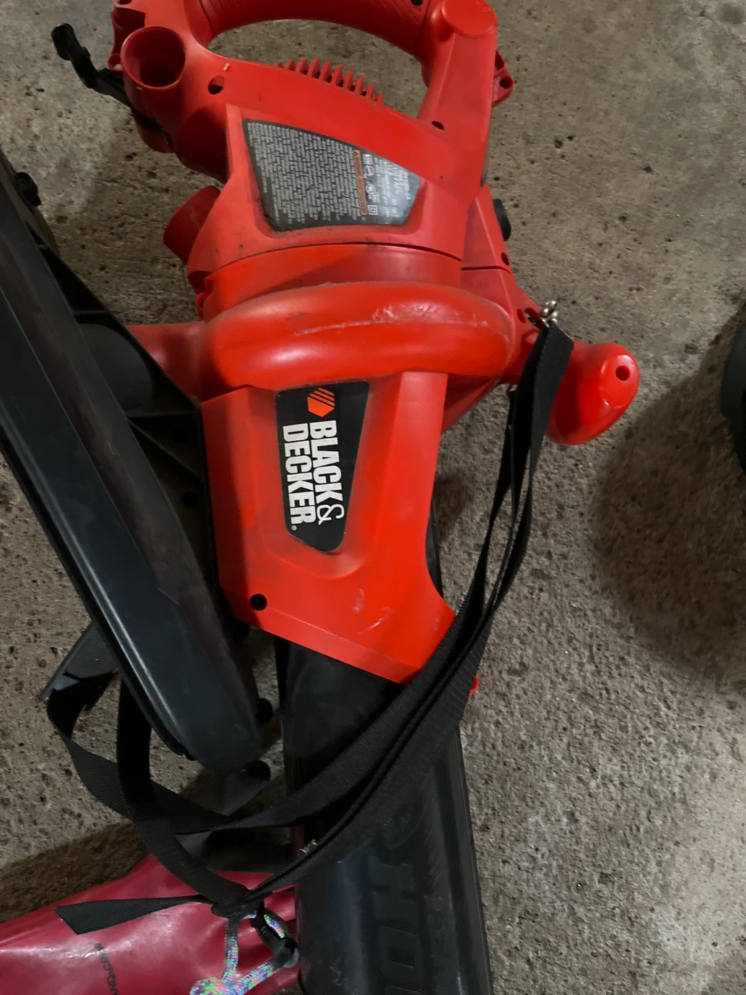 Black+Decker Leaf Blower Vac with Collection Bag