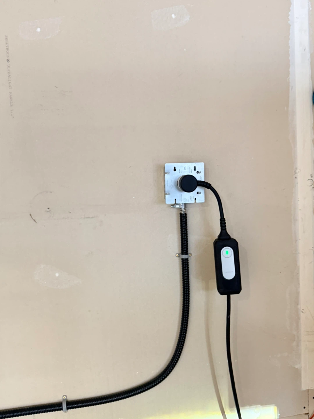 Electrician red seal licensed