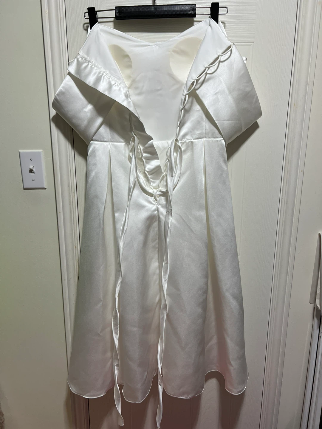 White Satin Bow Dress - photo 2