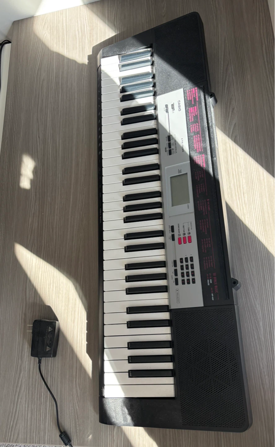 Casio CTK-600 Keyboard with Power Adapter