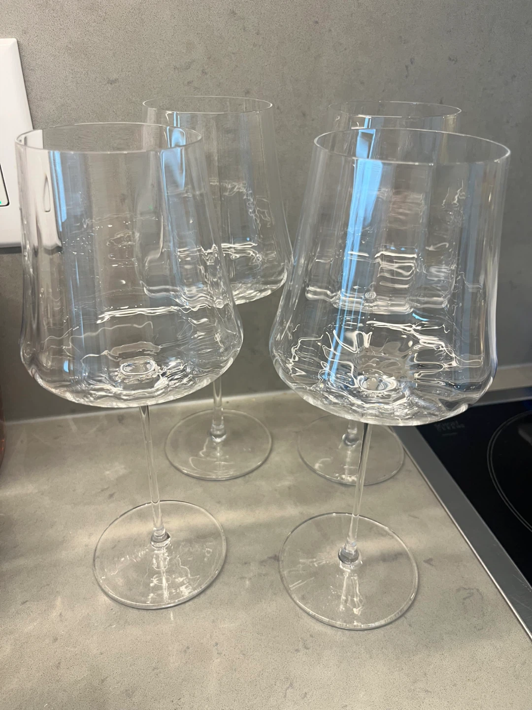 Set of 4 Clear Glass Wine Glasses