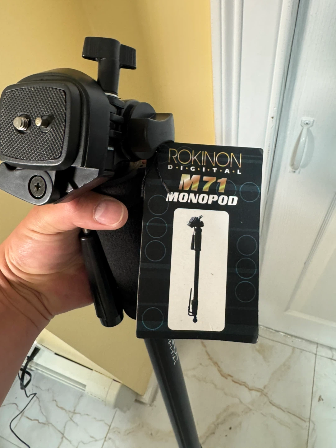 Rokinon M71 Digital Monopod with Carrying Case - photo 2