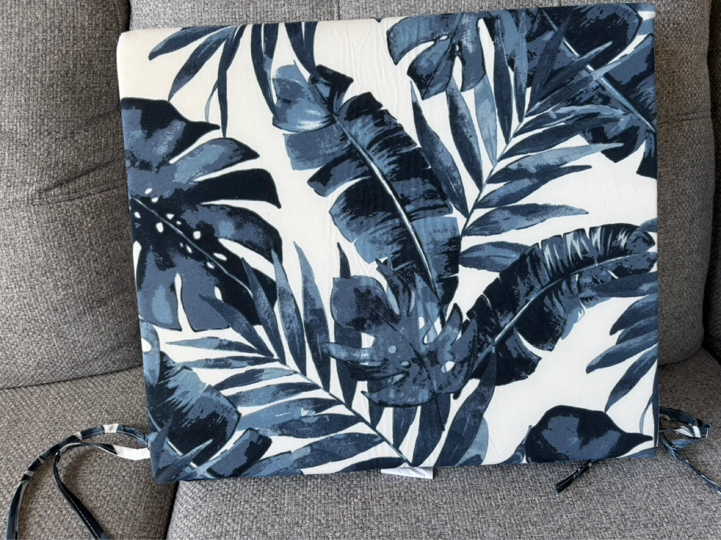 4 Tropical Leaf Print Outdoor Seat Cushion - photo 2