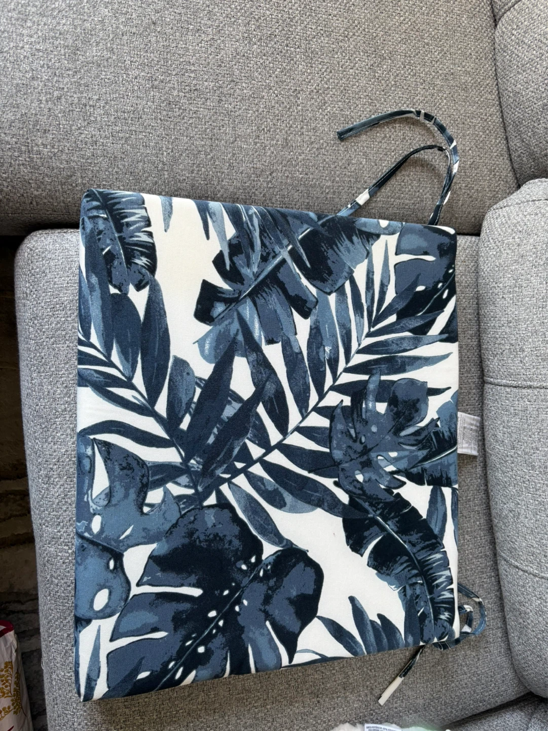 4 Tropical Leaf Print Outdoor Seat Cushion