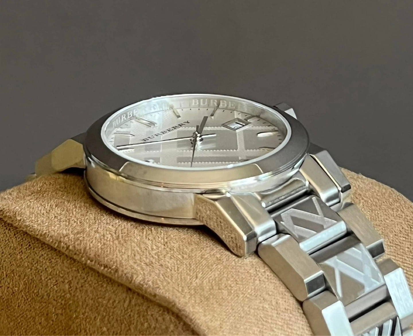 FOR SALE ✨ Burberry Women Silver  Stainless Steel Watch - photo 5