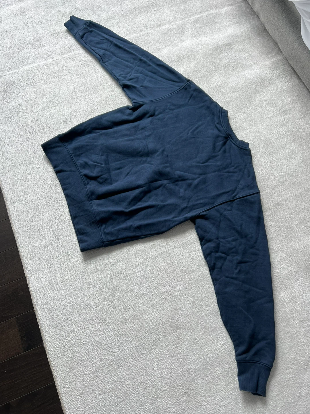 Big Hit Entertainment BTS Sweatshirt - Size L - photo 4