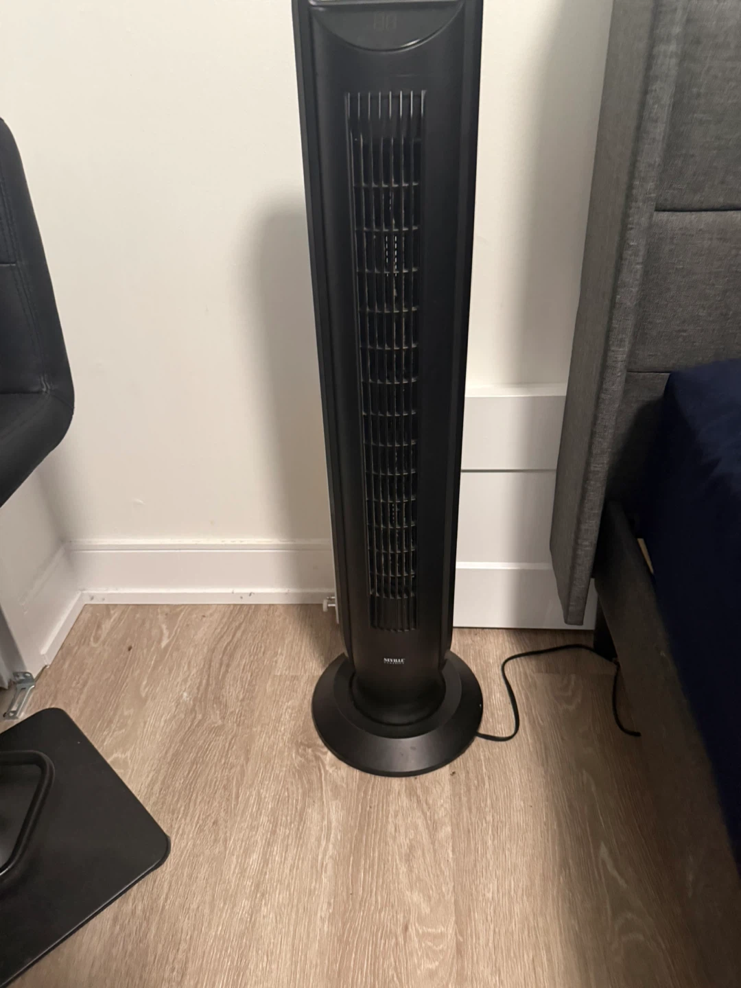 Black iLIVING Tower Fan - photo 2