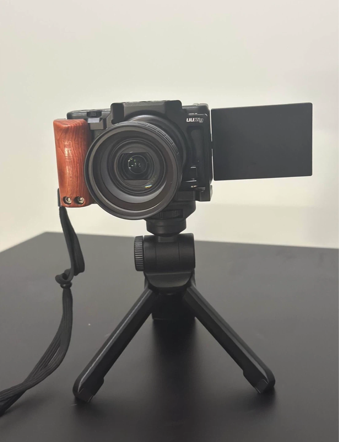 Sony ZV-1 Digital Camera with Accessories - photo 3