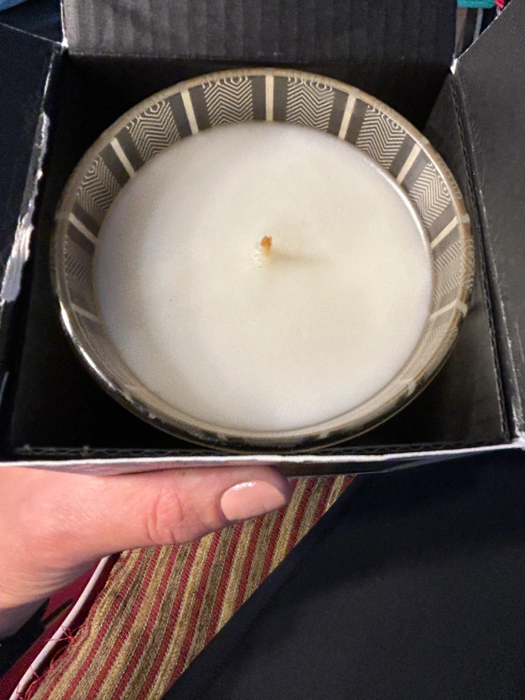 NEST New York Blue Cypress & Snow Scented Candle 8.1 oz - photo 2