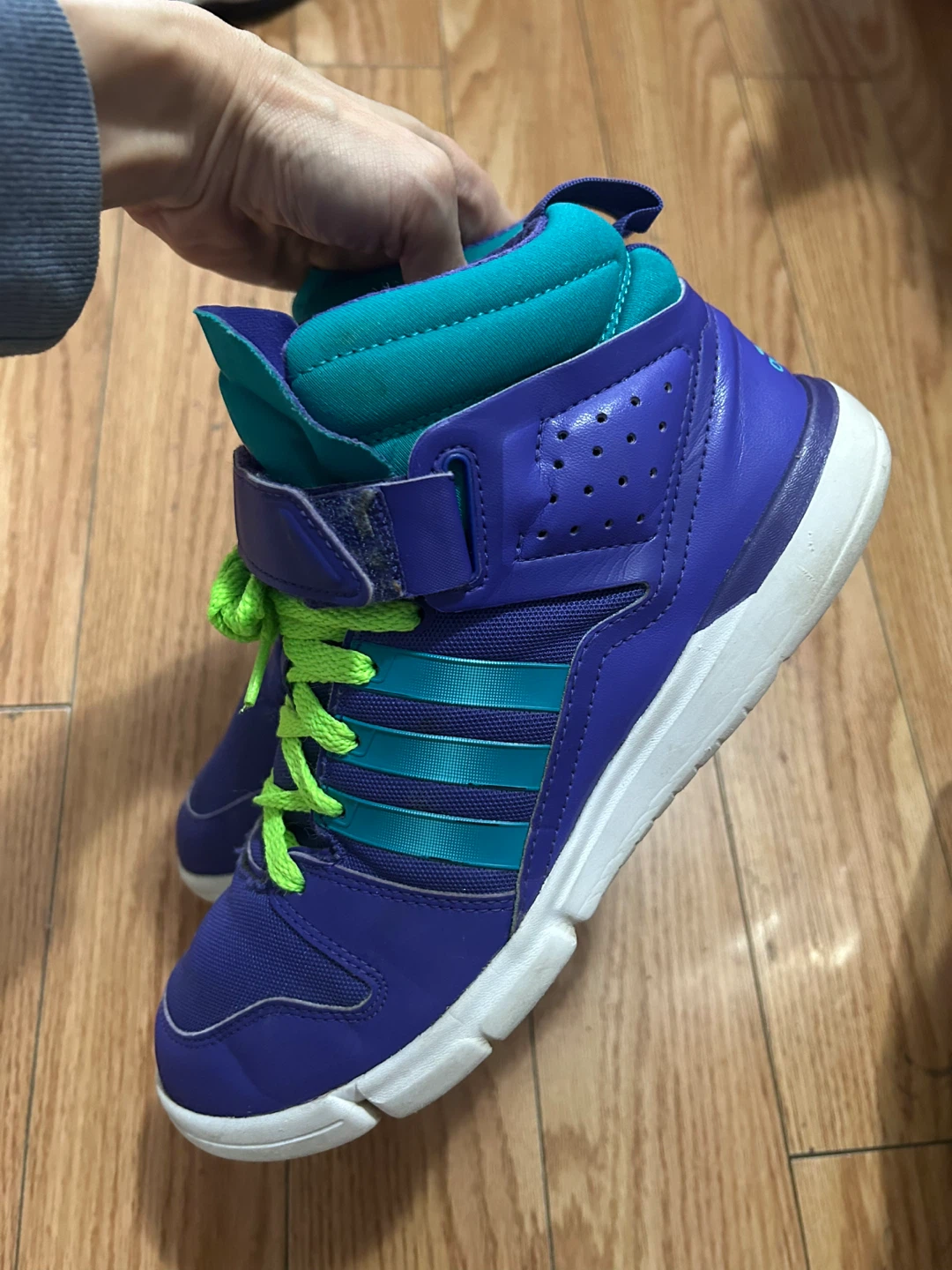 Size 7.5 Women Adidas Hi-Top Sneakers