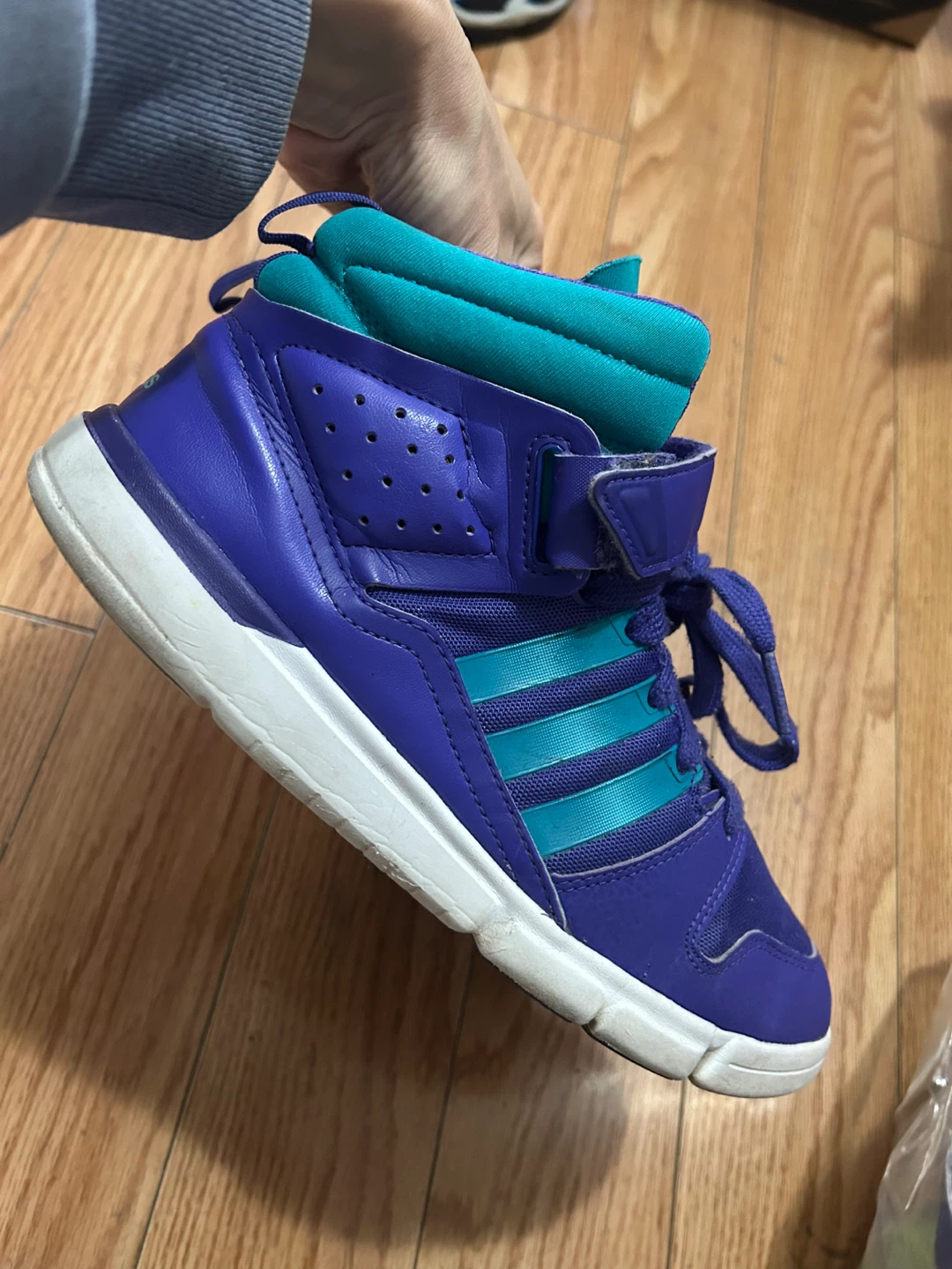 Size 7.5 Women Adidas Hi-Top Sneakers - photo 2