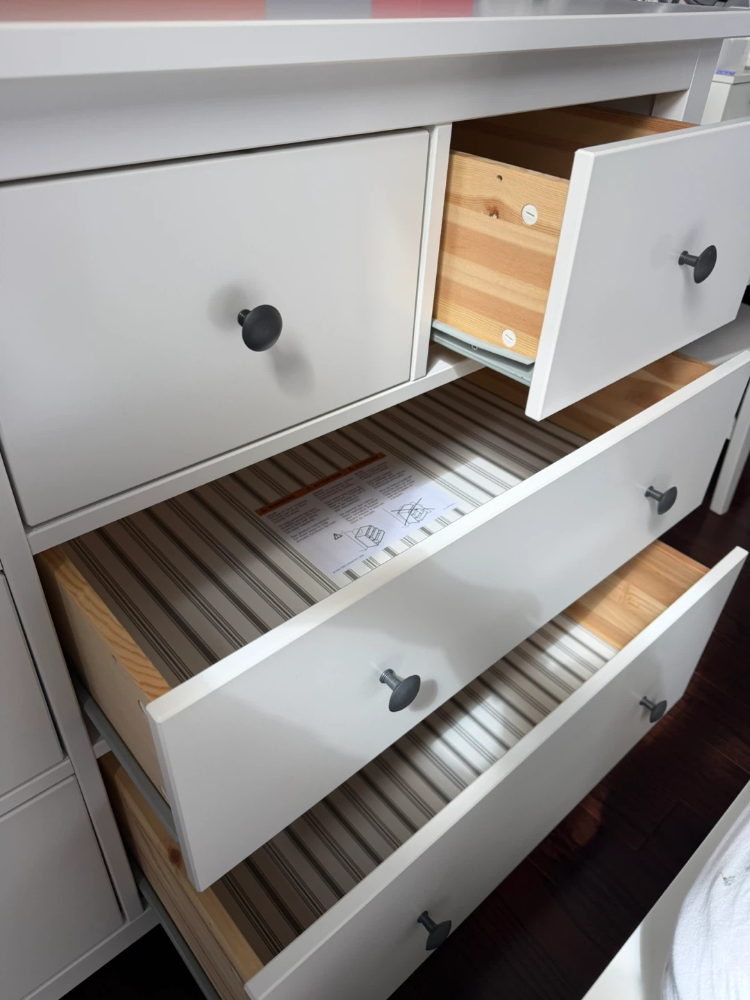 White 8-Drawer Dresser - photo 2