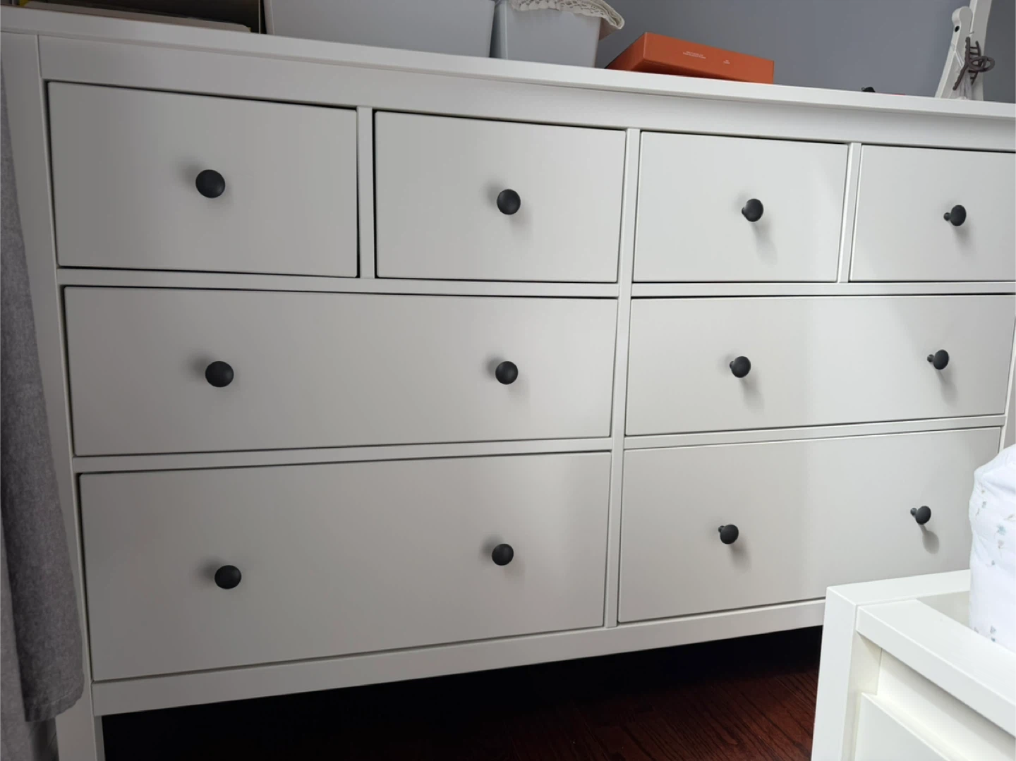 White 8-Drawer Dresser