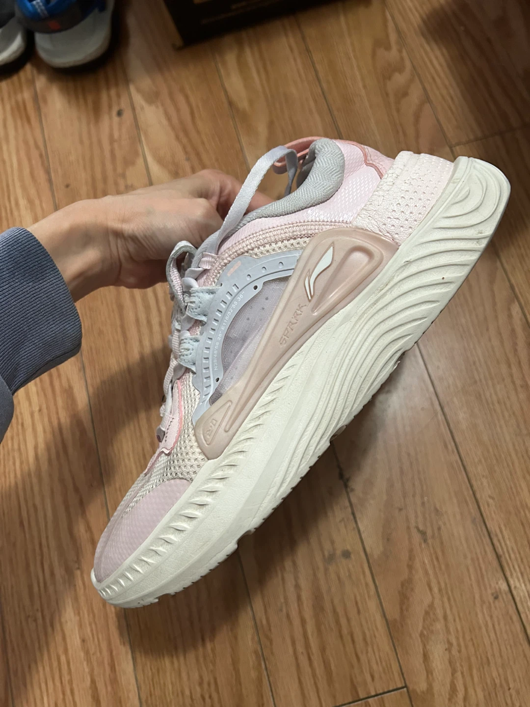 Size 8 Women LiNing Spark Running Shoes