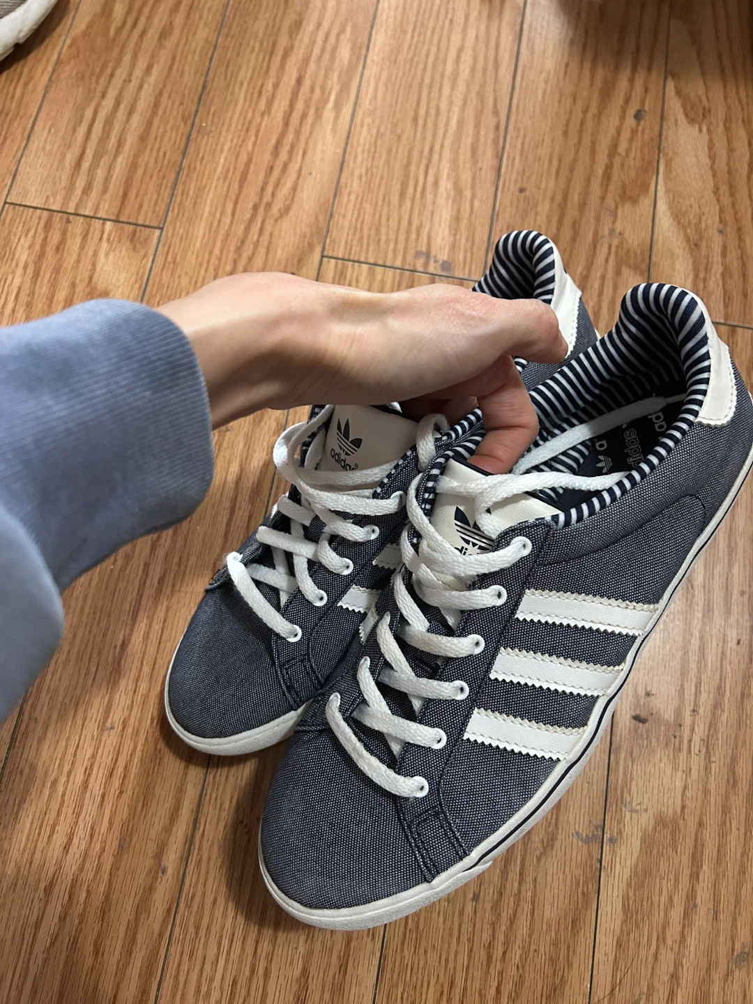 Adidas Women's Sneakers Size 7 - photo 3