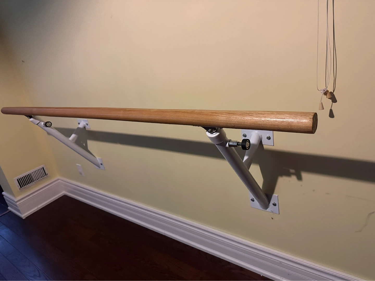 Wooden Barre with White Wall Mounts - photo 3