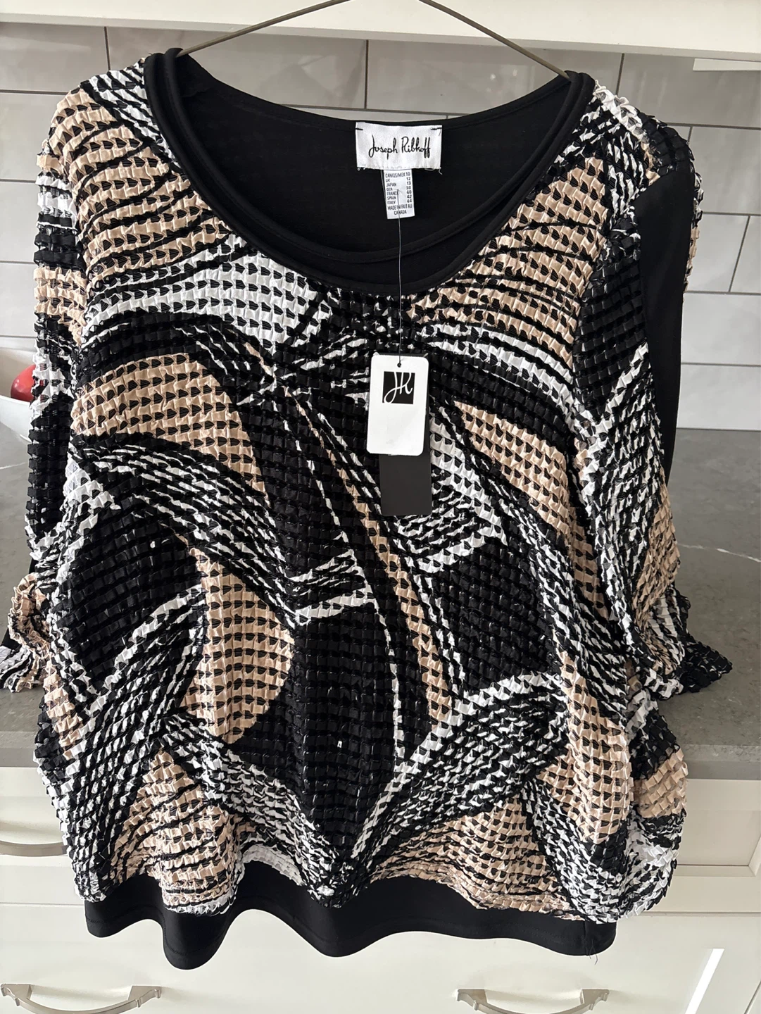NWT Joseph Ribkoff Patterned Top - Size 10 - photo 2