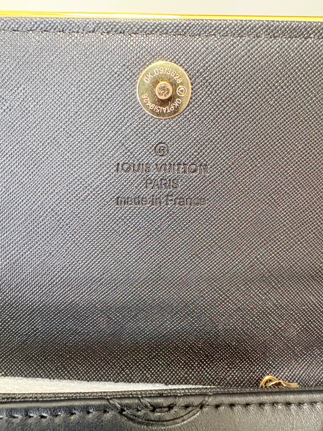 Black long wallet it includes the box - photo 4