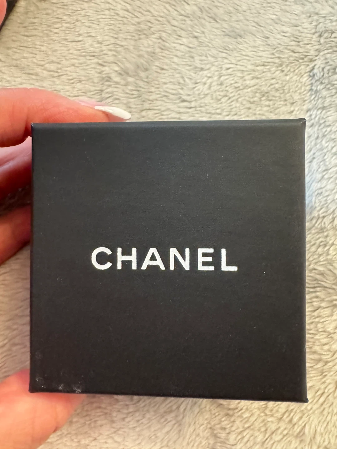 Authentic Chanel Gold/Black Crystal Earrings - photo 4