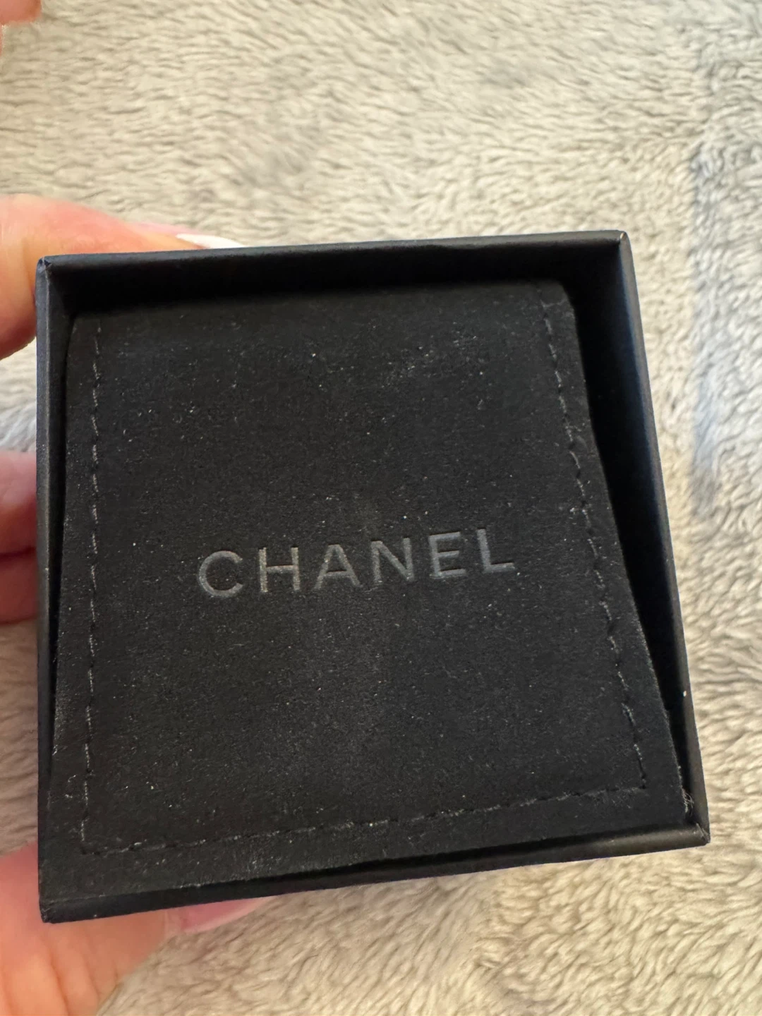 Authentic Chanel Gold/Black Crystal Earrings - photo 3