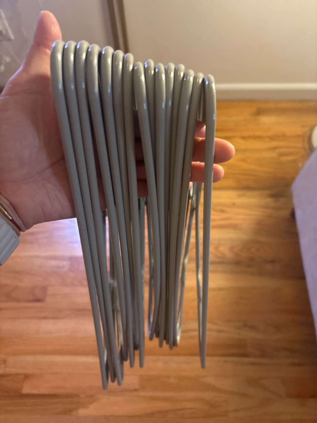 (Free) 15 Gray Hangers - photo 2
