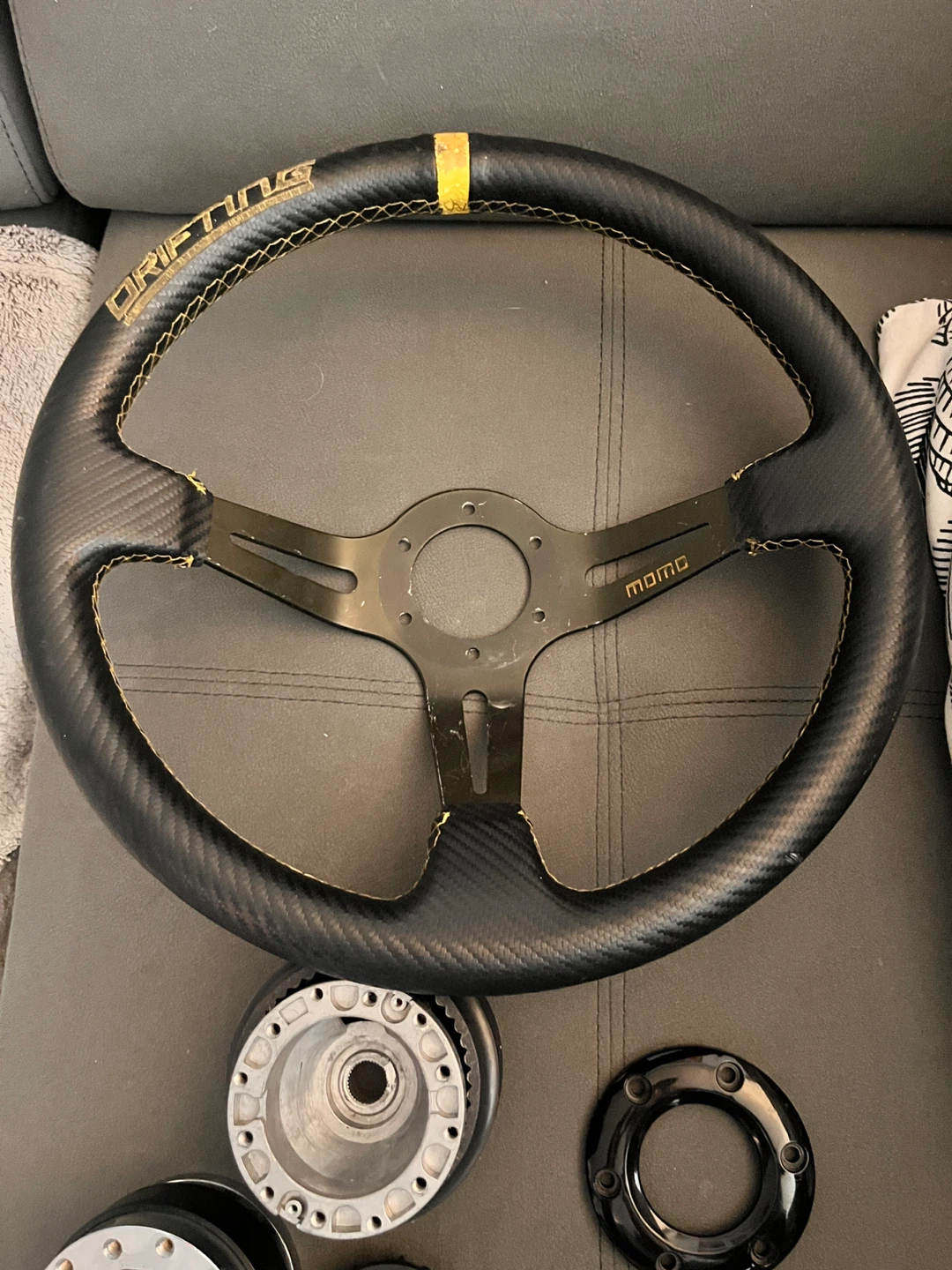 Momo Steering Wheel with Quick Release Hub Kit - photo 3