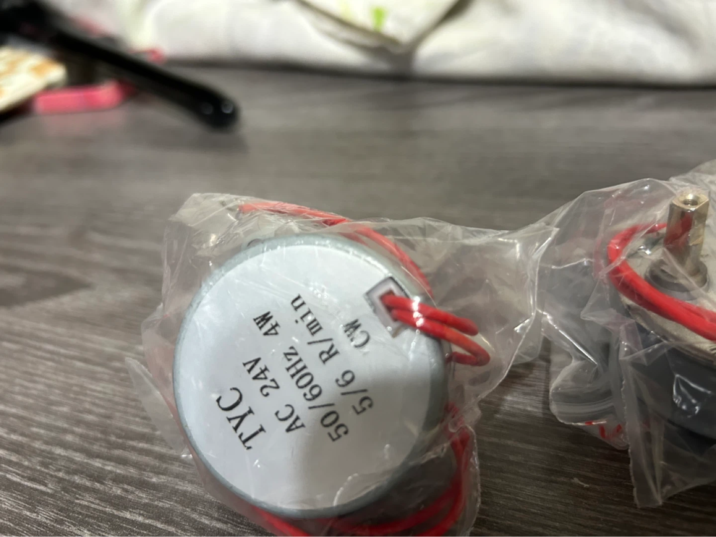 New-TYC Synchronous Motor AC 24V 50/60Hz 4W 5/6 R/min - photo 3