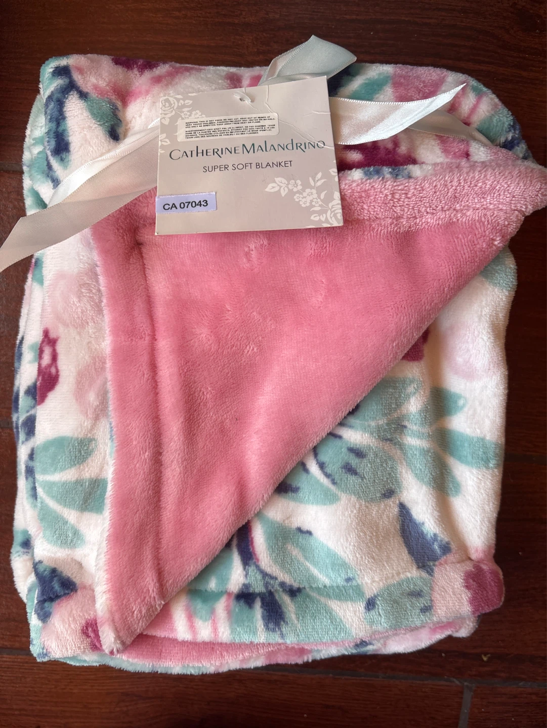 Catherine Malandrino Super Soft Throw Blanket - Floral