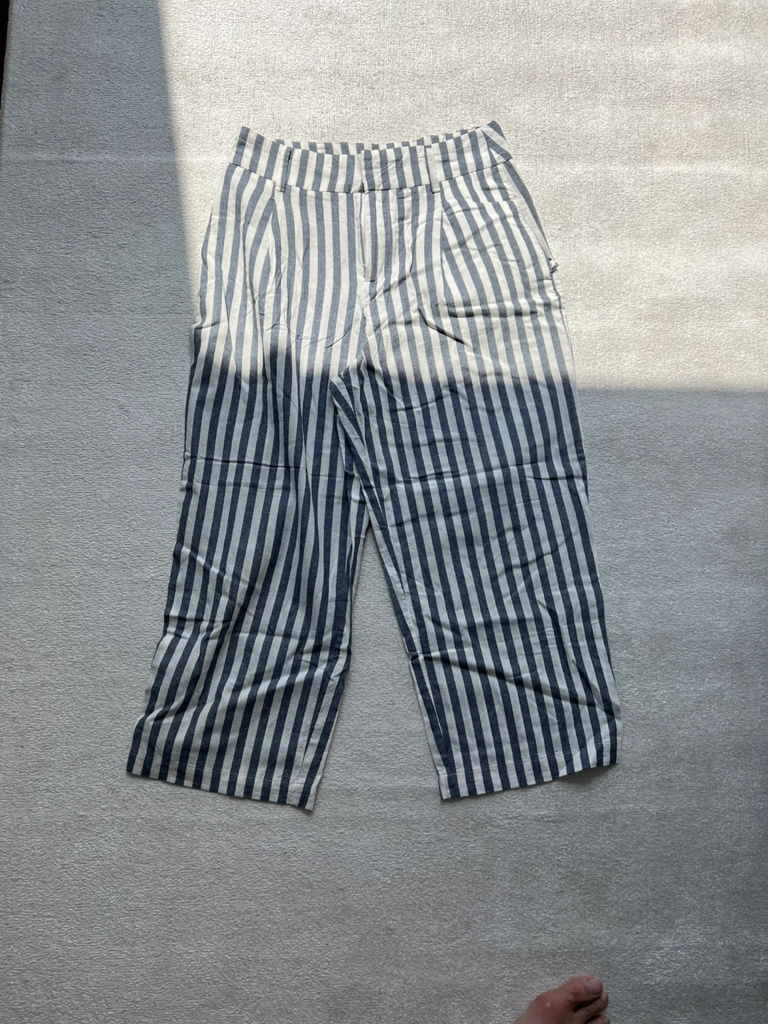 Zara Basic Striped Cropped Pants Size M