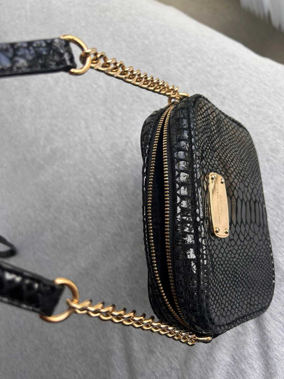 Michael Kors Black Snakeskin Camera Bag - photo 4