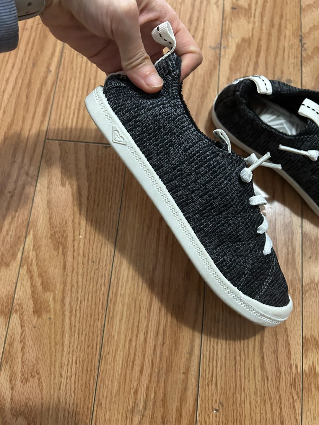 Size 4 Kids Girls Roxy Black Knit Slip-On Sneakers - photo 2